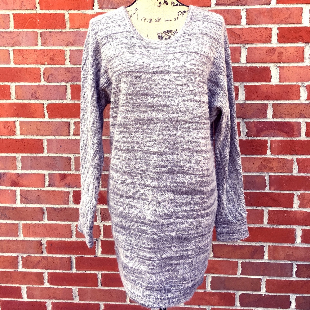 Ecote UO Medium Grey Fuzzy Long Sleeve Sweater